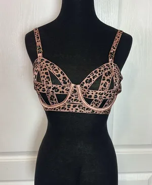 Victorias Secret Very Sexy Unlined Demi Bandage Strappy Sexy Bra thumbnail 4