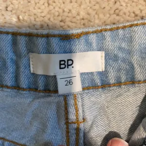 Jean shorts Size 26 thumbnail 2