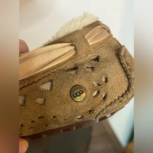 UGG Dakota Sunshine Perf Ribbon Satin Laces Bow Leather Chestnut Slippers Sz 9 thumbnail 12