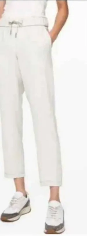 Lululemon On the Fly 7/8 Pant size 4 thumbnail 1