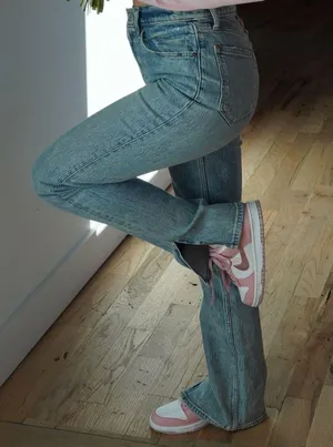 Ultra High Rise Jeans thumbnail 1