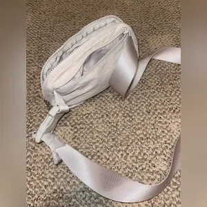 Lululemon Belt Bag thumbnail 4