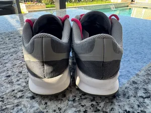 Nike Women's In-Season TR 4 training shoes in gray and pink thumbnail 2