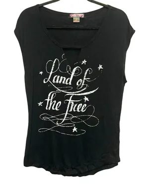 Rock & Roll Cowgirl Land of the Free Graphic Tee‎ S thumbnail 1