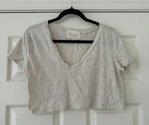 Crop V thumbnail 1