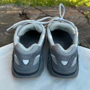 Adidas Yeezy Boost 700 V2 Tephra men’s shoes size 6.5 thumbnail 3
