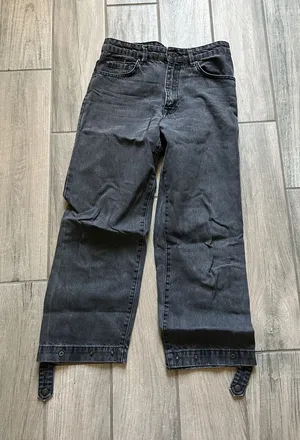 Zara Women's Relaxed Black Straight Jeans thumbnail 1
