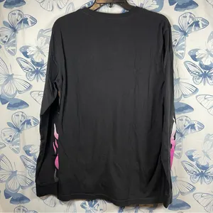 Hot Topic Sanrio Kuromi Pink flames T- shirt SZ M thumbnail 5