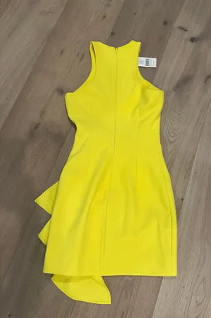 Cinq à Sept Formal Dress thumbnail 3