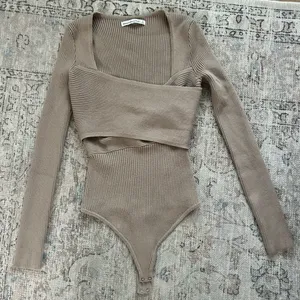 Abercrombie Long Sleeve Bodysuit thumbnail 1