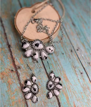 Black and white western style ladies jewelry set thumbnail 6