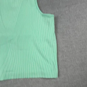 Lululemon Tank Top Womens Small Green Cropped Built-In Bra Moisture Wicking Yoga thumbnail 9