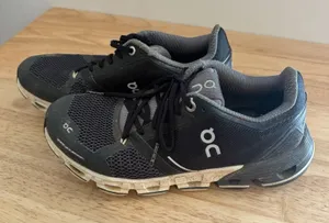 ON Cloud Women's Cloudflyer Running Shoes Black White‎ Gray 6 US Nice Shape thumbnail 1