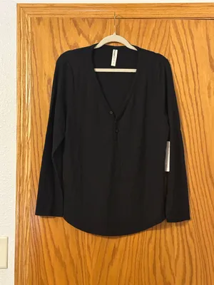 Athleta Wind Down Sleep Top - Women's Black Long Sleeve Henley - NWT - Size XL thumbnail 2