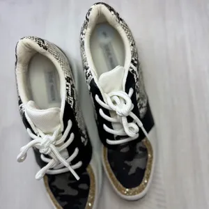 Steve Madden Cliff Barra Fashion Wedge Sneakers Black Gold Multi Lace Sequin thumbnail 2