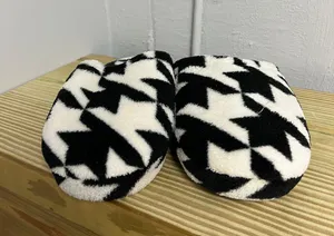 Women’s Slippers thumbnail 2