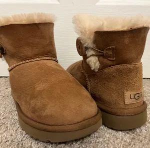 UGG Boots thumbnail 3