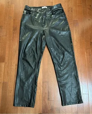 Abercrombie and Fitch 90’s Straight Ultra High Rise Faux Leather Pants thumbnail 4