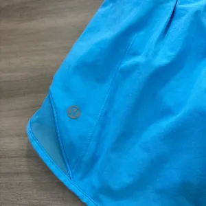 Lululemon Hotty Hot High-Rise Lined Short 2.5" Kayak Blue Light Women Size 8 thumbnail 4