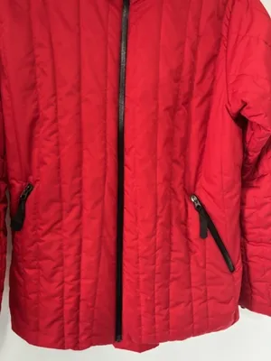 Nike Women’s Size M Red Quilted Full Zip Lightweight Jacket Zip Pockets thumbnail 4