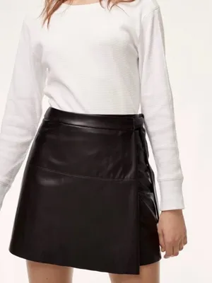 Aritzia Wilfred Free Black vegan Leather Mini Wrap Skirt size XS tie side Preppy thumbnail 1