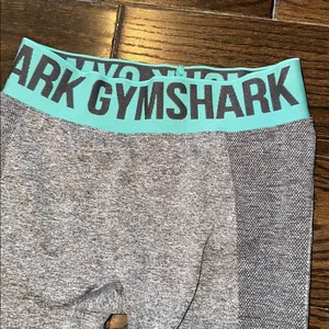 Gymshark Heather Gray athletic Shorts with Aqua Waistband size xsmall thumbnail 4