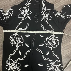 Lauren Michelle Black Embroidered Floral Cardigan – Boho Chic Elegance. thumbnail 9