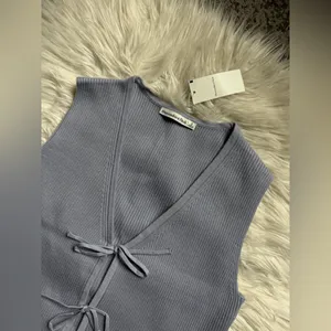 Abercrombie & Fitch tie front sweater vest thumbnail 5