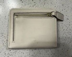 White wallet thumbnail 1