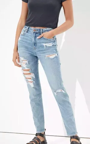 NWT American Eagle Mom Jeans thumbnail 1