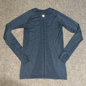 Lululemon Swiftly Tech Long Sleeve‎ Thumbholes Dark Classic Sport Grey 6 thumbnail 7