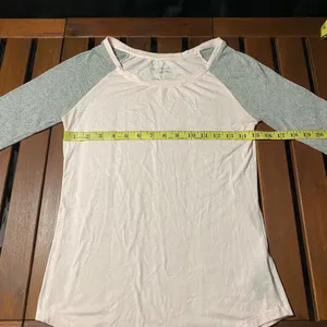American Eagle Outfitters Women's Pink and Gray Raglan Top size M thumbnail 4