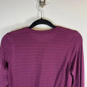 Lululemon Long Sleeve Athletica Perforated Top Purple Women's Size‎ Small thumbnail 5