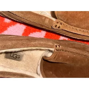 Men’s Ugg slippers thumbnail 3