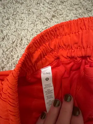Lululemon 2.5" Hotty Hot Shorts thumbnail 3