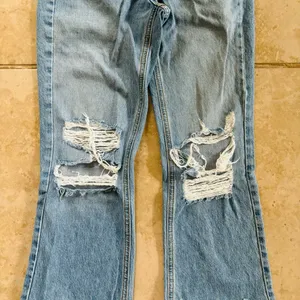 Urban Outfitters BDG Wilco Flare Jean WOMENS 24 Raw Hem Crop High Rise Ripped thumbnail 3