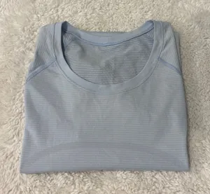 Lululemon Womens Swiftly Tech 12 Blue Athletic Top Workout Preppy Yoga Pilates thumbnail 2