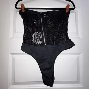 New, Princess Polly Rafferty Strapless Corset Hook Closure Lace Bodysuit Size 8/AU 12 thumbnail 4