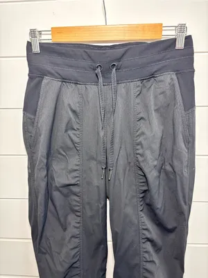 Lululemon Dance Studio Mid-Rise Jogger Black Size 6 thumbnail 2