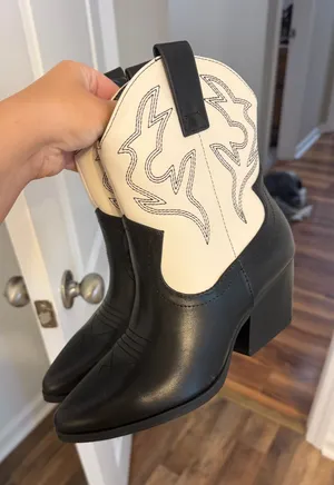 Cowgirl boots Black Size 7 thumbnail 1