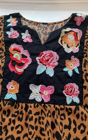 Embroidered and animal print blouse flutter sleeves short V-neckline size large thumbnail 6