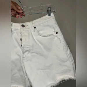 Abercrombie and Fitch The Dad High Rise White Denim Shorts Raw Hem Sz 25 thumbnail 4