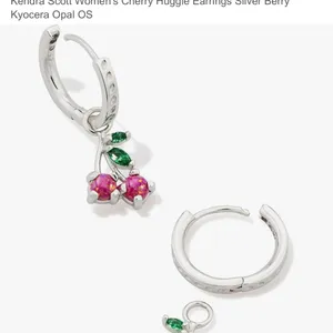 Kendra Scott CHERRY SILVER HUGGIE EARRINGS IN BERRY KYOCERA OPAL thumbnail 4