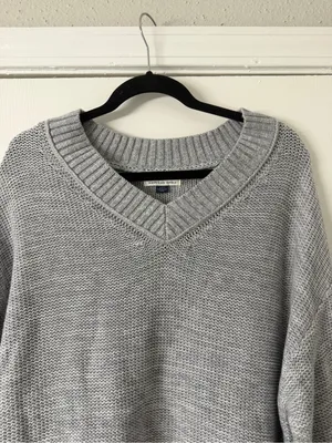 American Eagle Light Gray Oversized Knit Heavyweight Sweater V-Neck Size Small thumbnail 3