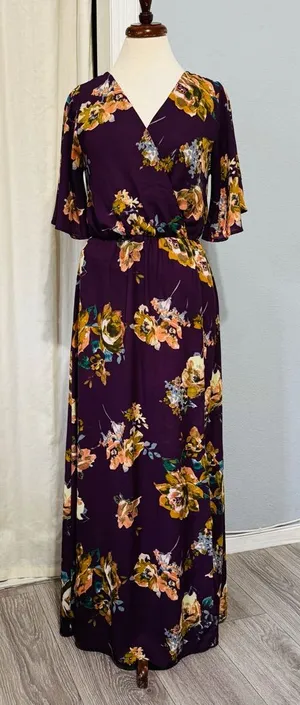 Everly Women Purple Floral V-Neck Side Slit Maxi Dress Size S‎ thumbnail 1