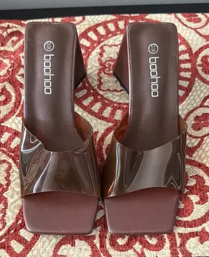 Boohoo Chocolate Brown Heeled Triangle Block Mules thumbnail 1