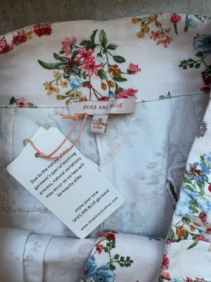 FancyDBoutique Floral Shorts- Brand New thumbnail 3