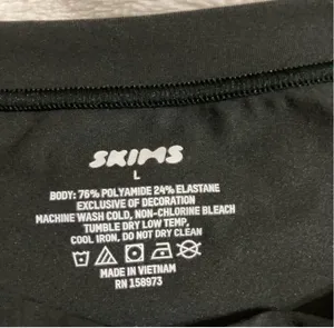 SKIMS Fits Everybody Long Sleeve T-Shirt L thumbnail 4