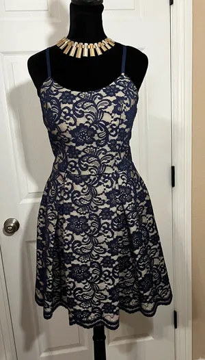 Windsor Navy blue lace dress thumbnail 1