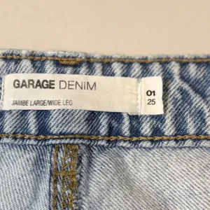 Garage High Waisted Wide Leg Distressed Denim Jeans Light Wash‎ Blue Size 25" thumbnail 11